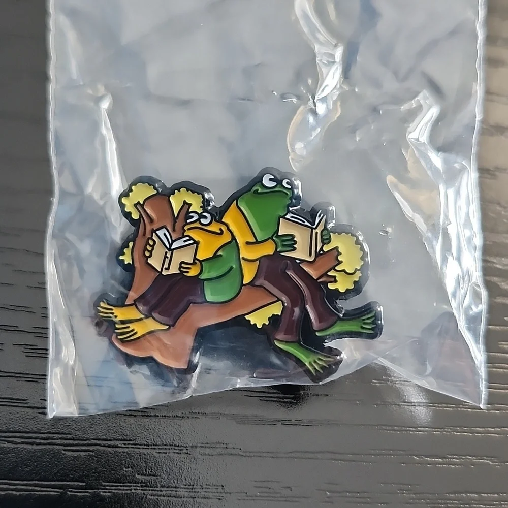 Frog and Toad Pin - Picture 3 of 4